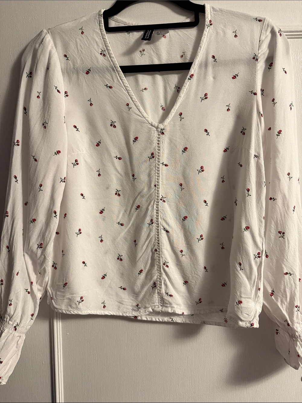 H&M White V-Neck Blouse with Small Rose Print